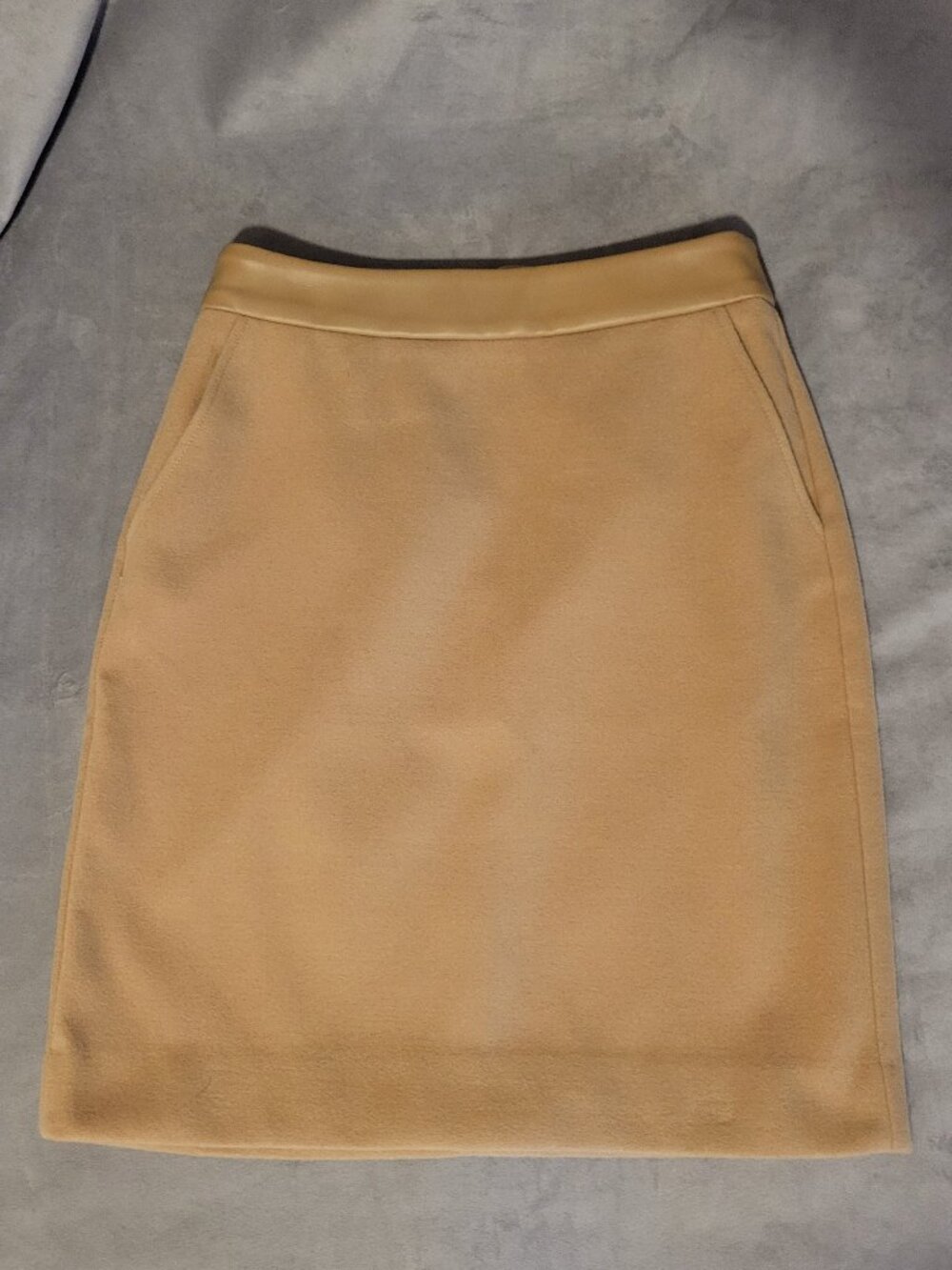 Cabi Straight Pencil Skirt Beige Camel Pockets Lined Size 0